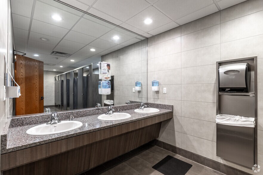 More Photos Of 8267 Elmbrook Dr, Dallas Office For Lease