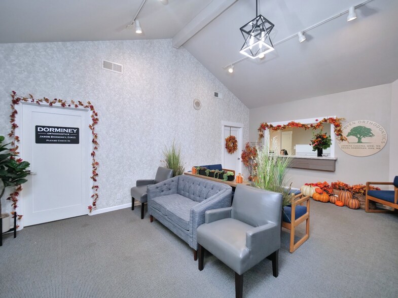 More Photos Of 905 Secret River Dr, Sacramento Medical For Sale