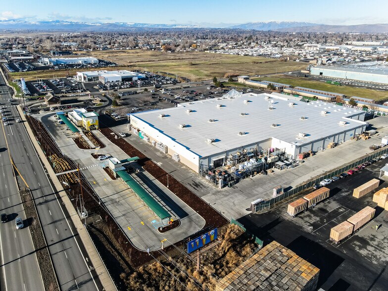 More Photos Of 9 W Valley Mall Blvd, Yakima General Retail For Sale