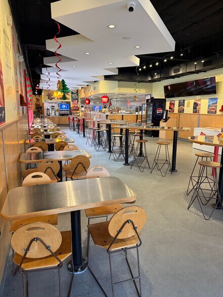 More Photos Of 928 Main St, Columbia Restaurant For Lease