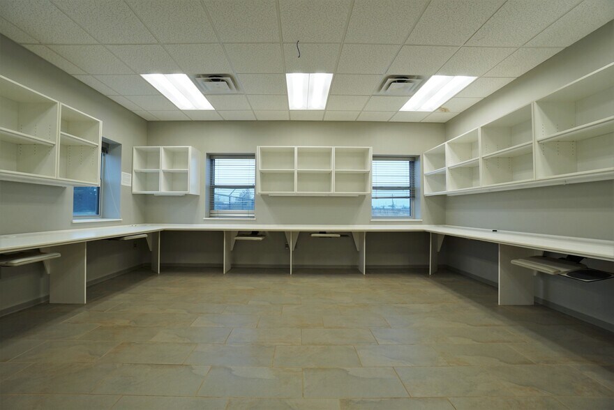 More Photos Of 248 Production Rd, Clinton Office Residential For Sale