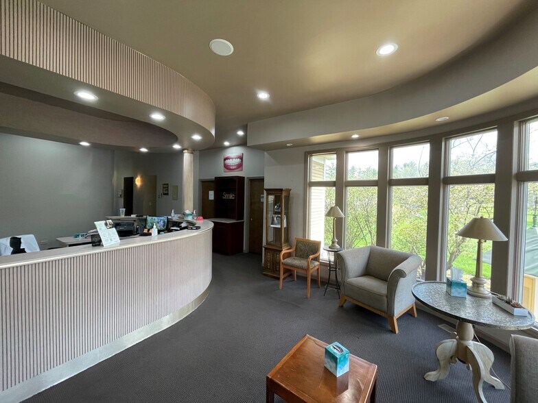 More Photos Of 502 E State St, Geneva Storefront Retail Office For Lease