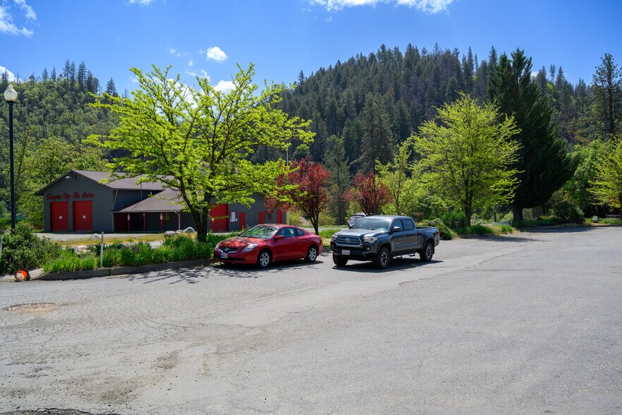 More Photos Of 70 Steiner Flat Rd, Douglas City Convenience Store For Sale