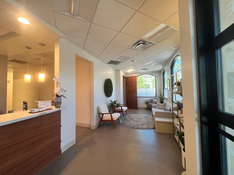 More Photos Of 16952 W Bell Rd, Surprise Medical For Lease