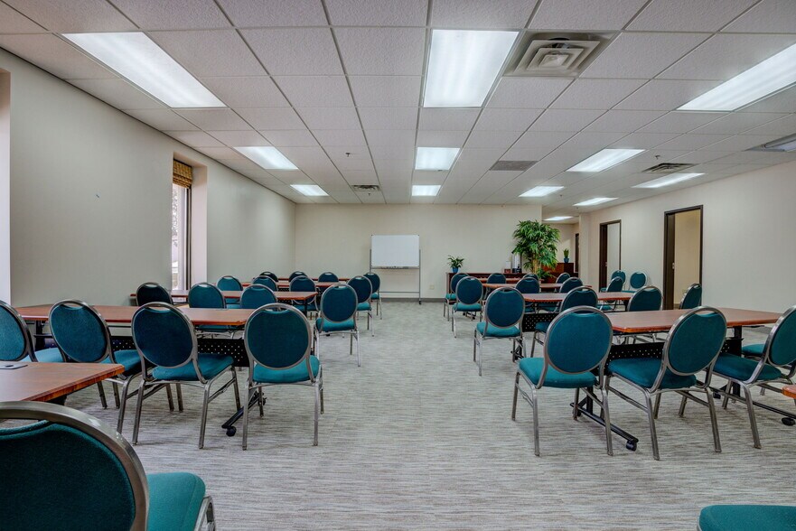 More Photos Of 1301 Cliff Rd E, Burnsville Showroom For Sale