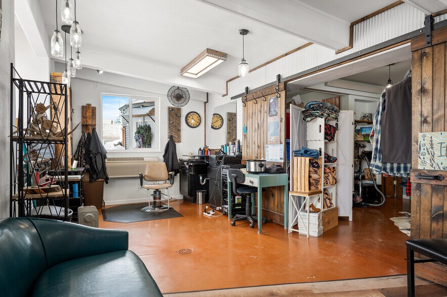 More Photos Of 330 W US-14 Hwy, Sundance General Retail For Sale