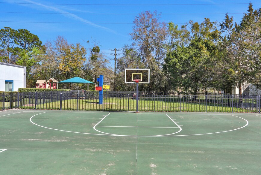 More Photos Of 210 Commerce Lake Dr, Saint Augustine Daycare Center For Lease