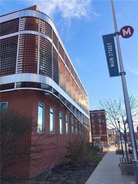 More Photos Of 1-3 E Armour Blvd, Kansas City Office For Sale