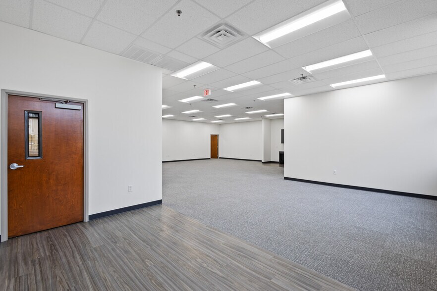More Photos Of 2600 McHale Ct, Austin Unknown For Lease