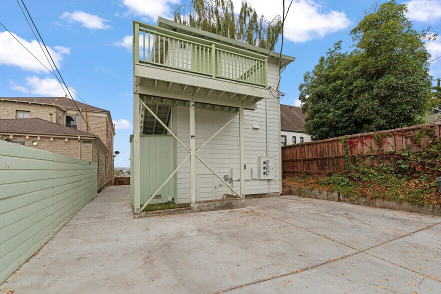 More Photos Of 940 York St, Vallejo Apartments For Sale