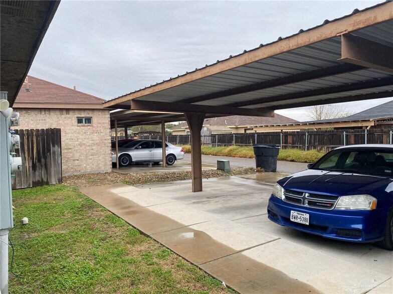 More Photos Of 3008 E Diamondhead Ave, Alton Apartments For Sale