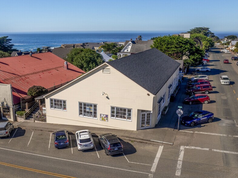 More Photos Of 10470 Lansing St, Mendocino Storefront For Sale