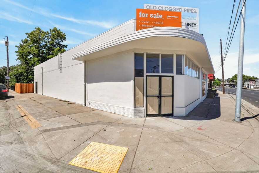More Photos Of 3930 Broadway, Sacramento Freestanding For Sale