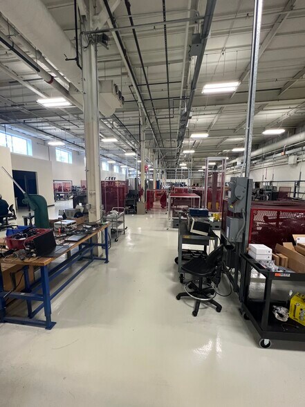 More Photos Of 449 Gardner St, South Beloit Manufacturing For Sale