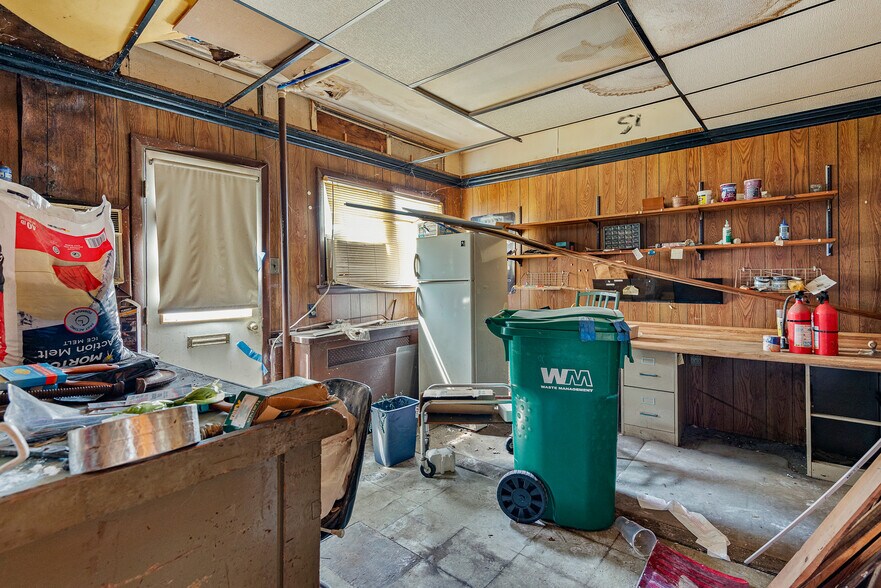 More Photos Of 9 E 44th St, Wilmington Office Residential For Sale