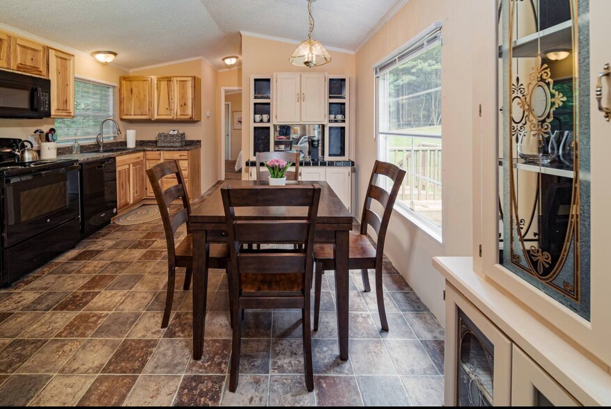 More Photos Of 84-86 Benson Rd, Travelers Rest Specialty For Sale