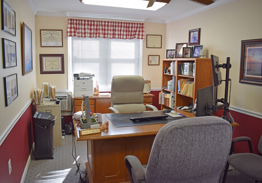 More Photos Of 6917 Annapolis Rd, Hyattsville Storefront Retail Office For Sale