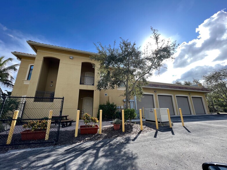 More Photos Of 28411 Race Track Rd, Bonita Springs Flex For Lease