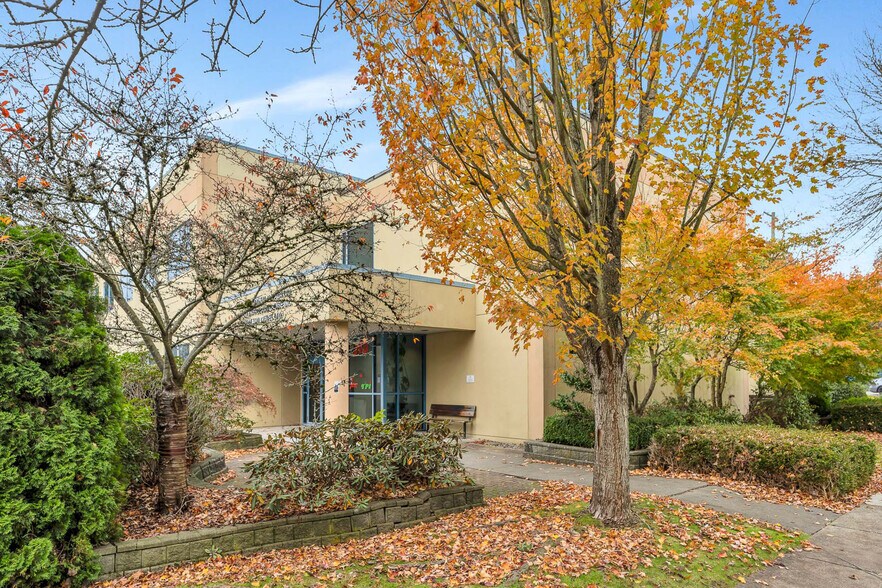 More Photos Of 8899 Odlin Cres, Richmond Office For Lease