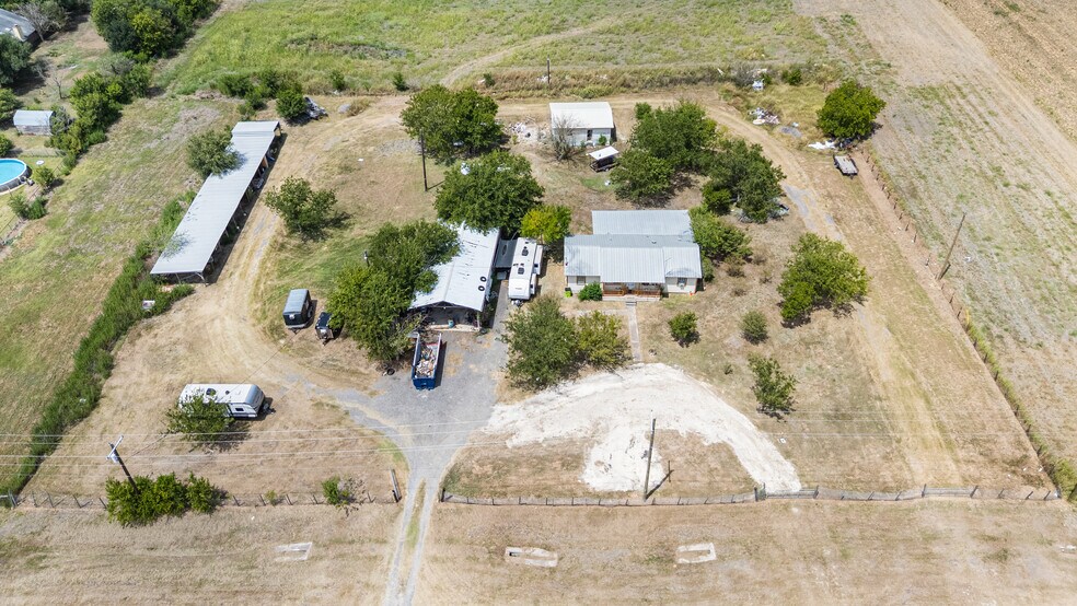 More Photos Of 19016 FM 973 N, Coupland Flex For Sale
