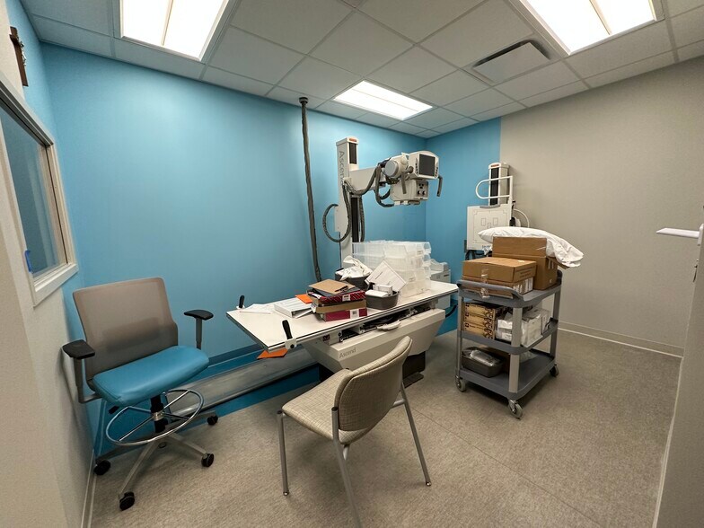 More Photos Of 520 Cunningham, Urbana Medical For Lease
