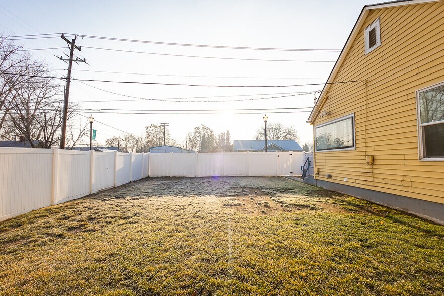 More Photos Of 1123 Blaine St, Caldwell Office For Sale