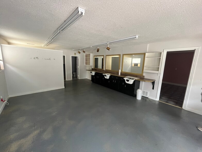 More Photos Of 8111 Highway 119, Alabaster Freestanding For Sale