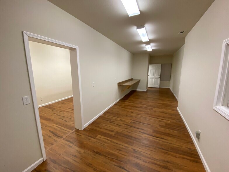More Photos Of 144 Lincoln Place Ct, Belleville Medical For Sale