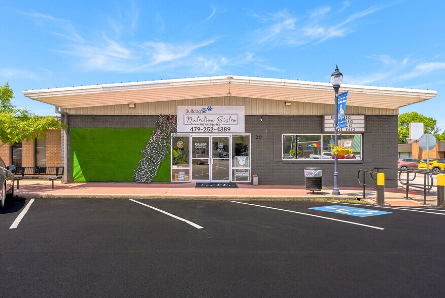 Primary Photo Of 20 Town Sq, Greenwood Health Club For Sale