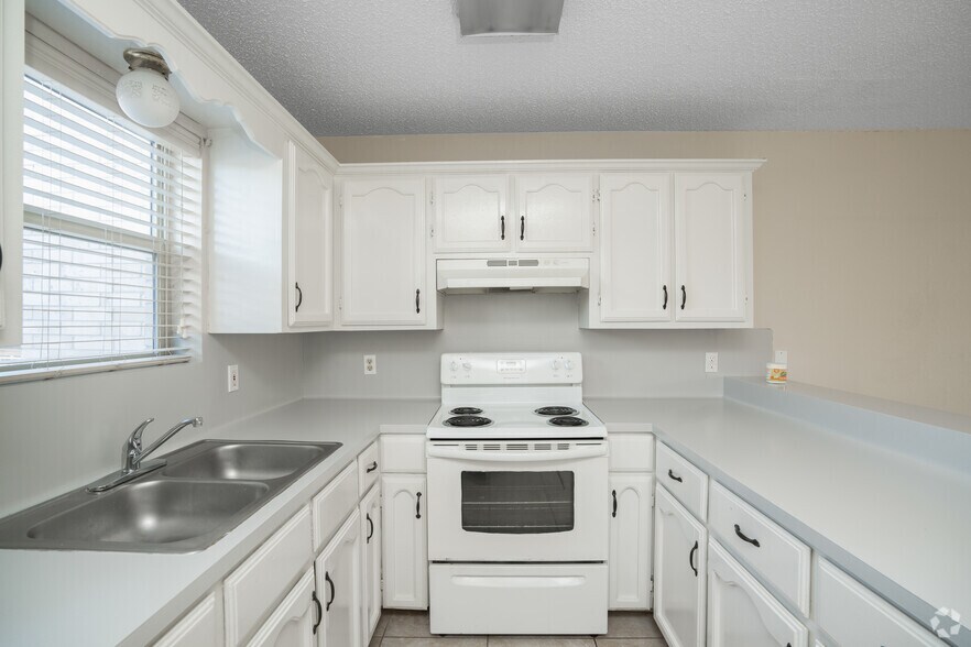 More Photos Of 2501 Hibiscus Ave, McAllen Apartments For Sale