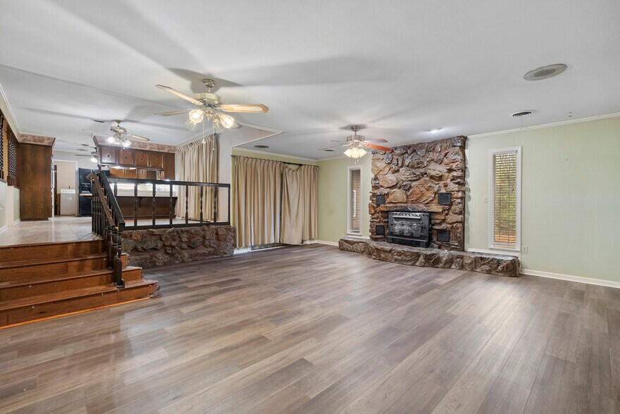 More Photos Of 30 Broadview St, Greenbrier Office For Sale