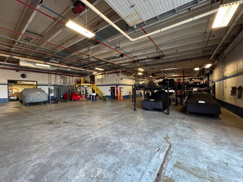 More Photos Of 777 Kuehn Ct, Neenah Warehouse For Sale