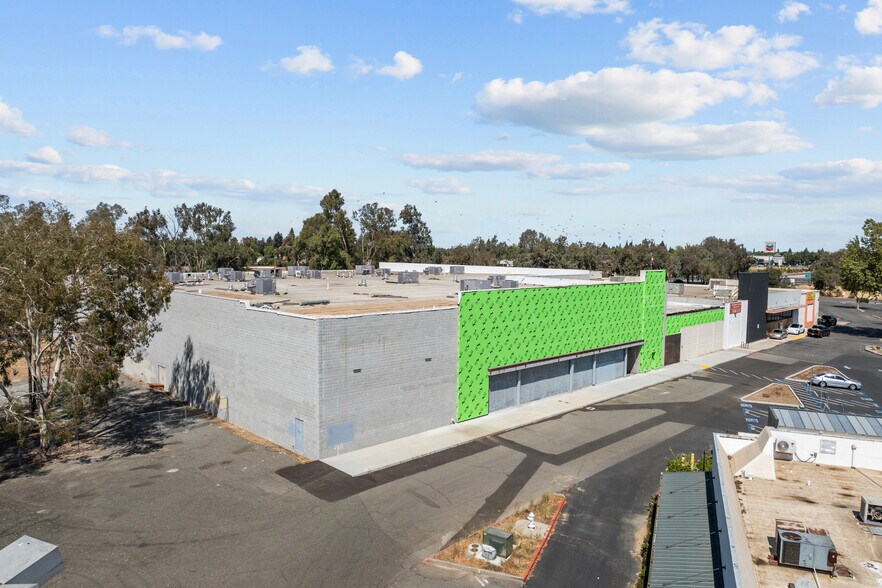 More Photos Of 8501 Auburn Blvd, Citrus Heights Freestanding For Sale