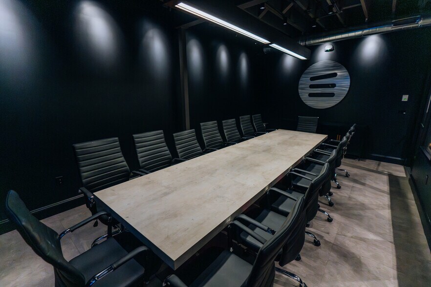 More Photos Of 629 Broadway St, Knoxville Office For Lease