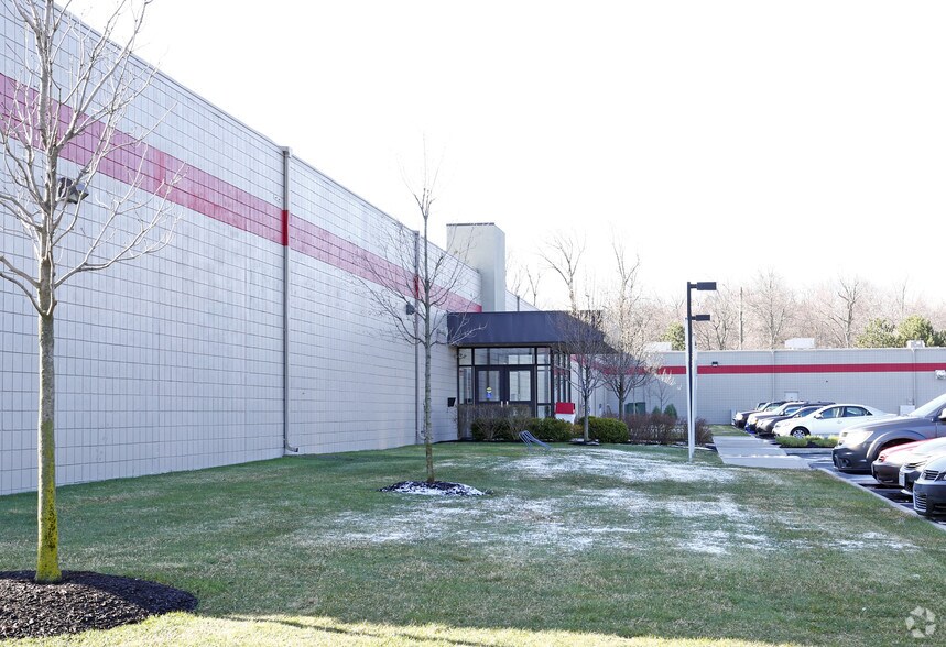 More Photos Of 1724 Indian Wood Cir, Maumee Light Manufacturing For Lease