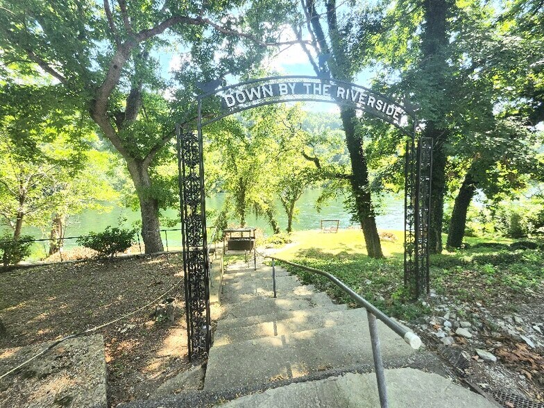 More Photos Of 469 River Rd, Lakeview Trailer Camper Park For Sale