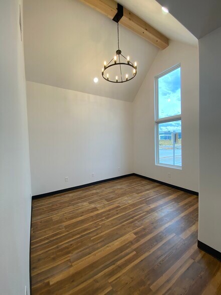 More Photos Of 10921 Wayne Ave, Lubbock Medical For Sale