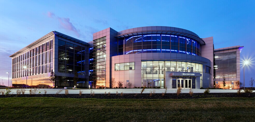 More Photos Of 18881 W Dodge Rd, Omaha Office For Sale