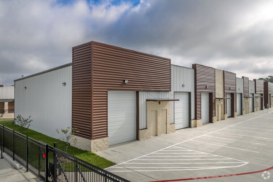 More Photos Of 8028 Dowdell Rd, Tomball Unknown For Lease