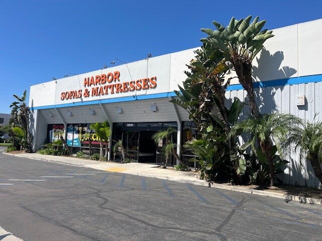 More Photos Of 2870 S Harbor Blvd, Santa Ana Warehouse For Lease