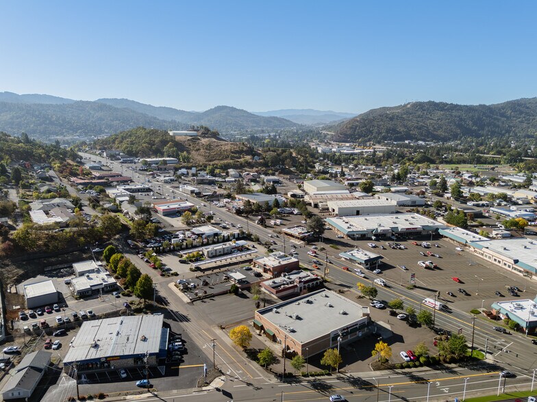 More Photos Of 1347 NE Stephens St, Roseburg Restaurant For Sale