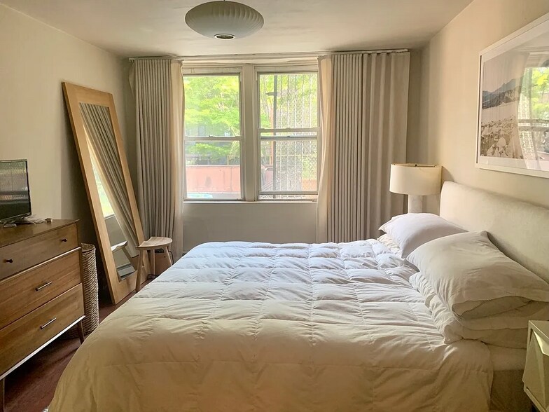 More Photos Of 97 Atlantic Ave, Brooklyn Storefront Retail Residential For Sale