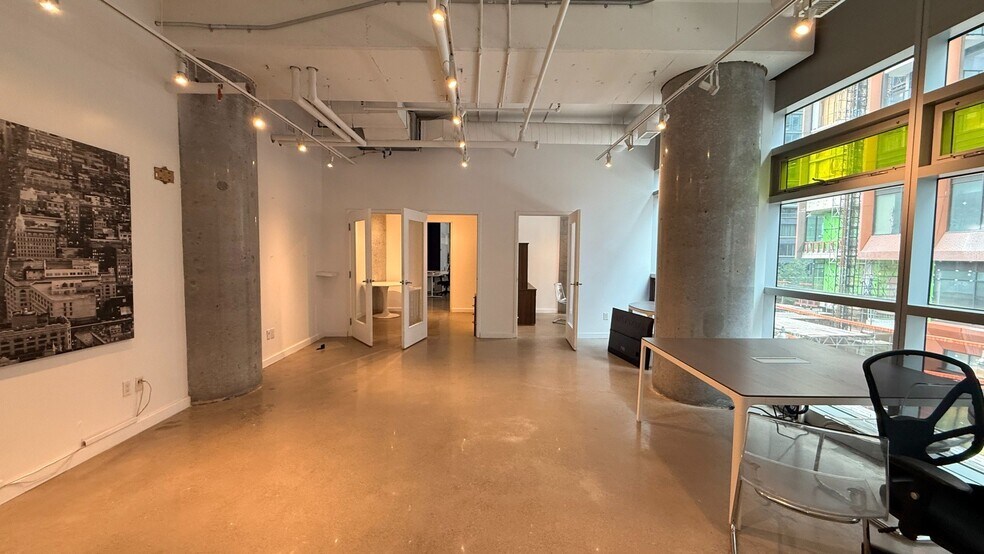 More Photos Of 373-375 King St W, Toronto Apartments For Lease