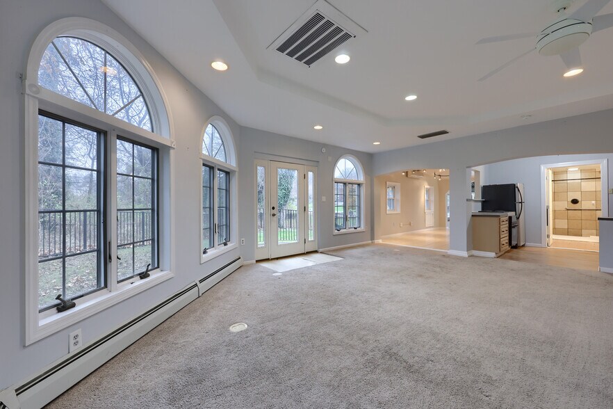 More Photos Of 1755 Lincoln Hwy E, Lancaster Loft Creative Space For Lease
