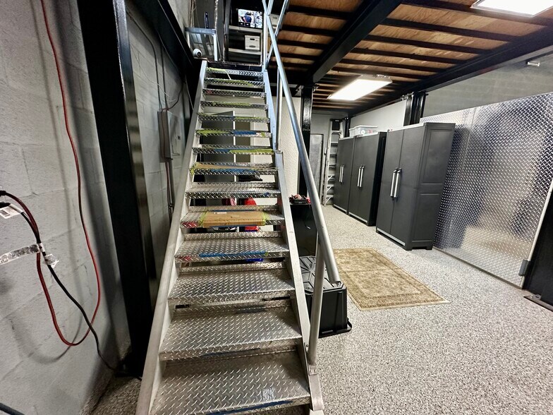 More Photos Of 2937 Ravenswood Rd, Fort Lauderdale Self Storage For Sale