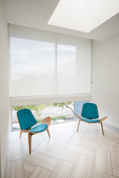 More Photos Of 205 N Orange Ave, Sarasota Office For Sale