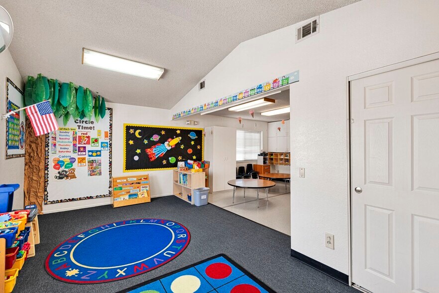 More Photos Of 12883 Amethyst Rd, Victorville Daycare Center For Sale