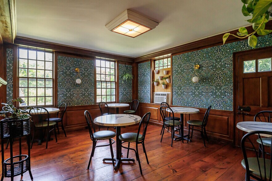 More Photos Of 139 S Main St, Sheffield Freestanding For Sale