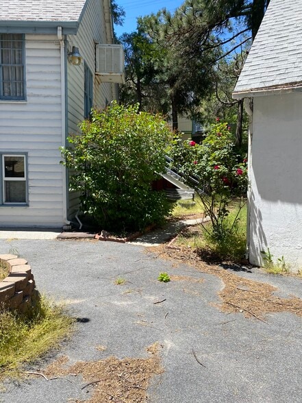 More Photos Of 23597 Manzanita, Crestline Specialty For Lease