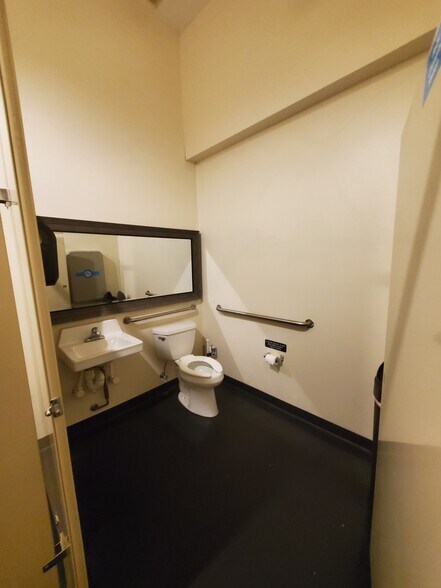 More Photos Of 3375 W County Highway 30A, Santa Rosa Beach Restaurant For Lease